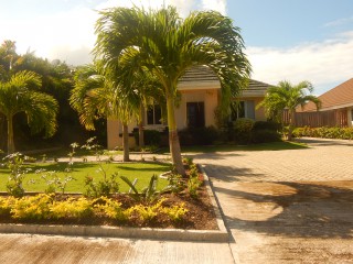 263 Orchid Ave, St. Ann, Jamaica - House for Lease/rental